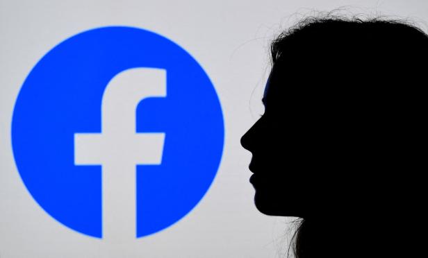 Ex-Mitarbeiterin: "Facebook reißt unsere Gesellschaften auseinander"