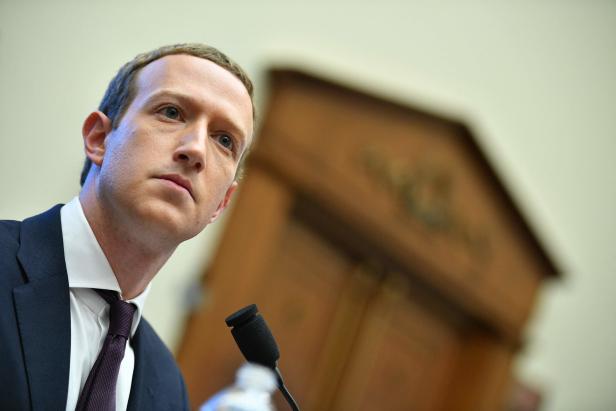 Ex-Mitarbeiterin: "Facebook reißt unsere Gesellschaften auseinander"