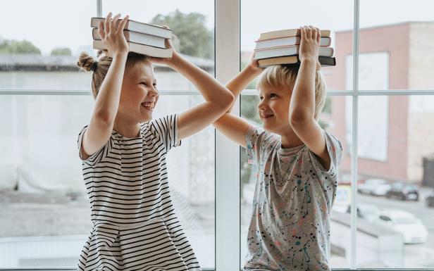 Wie man seine Kinder vor Kurzsichtigkeit schützen kann