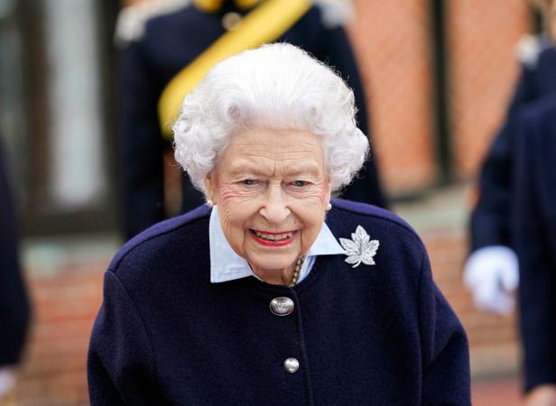 Als Herzogin Kate die wohl eigenwilligste Regel von Queen Elizabeth brach