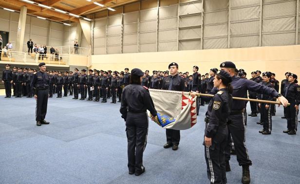 Großer Festakt: 107 neue Polizisten für mehr Sicherheit im Land
