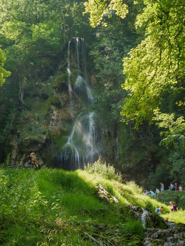 Deutschland schönster Wandweg: Unter und über dem Wasserfall