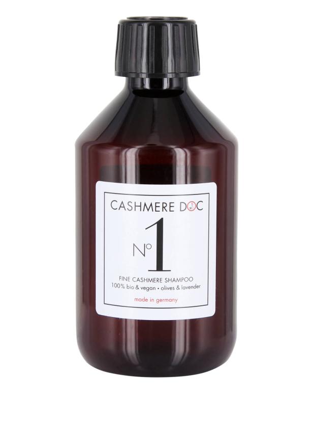 Eine Flasche „Cashmere Doc“ Shampoo mit Oliven- und Lavendelduft.