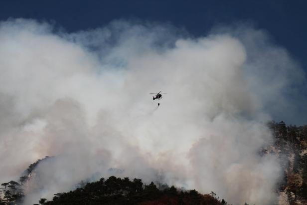 Waldbrand im Rax-Gebiet: In der Nacht neue Glutnester aufgeflammt
