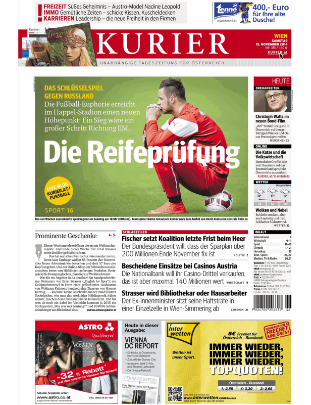Marko Arnautovic sitzt auf einem Fußball und denkt nach.