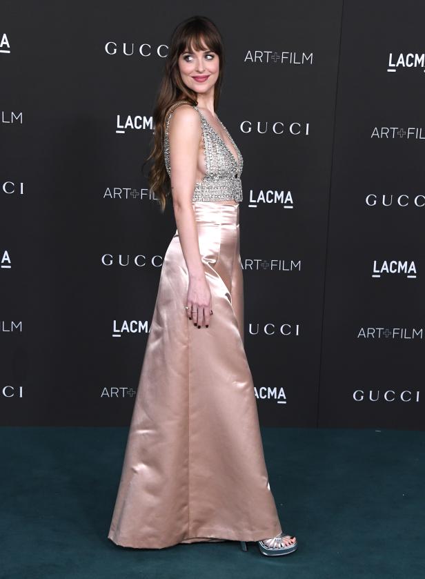 Dakota Johnson auf dem roten Teppich bei einer Veranstaltung von LACMA und Gucci.