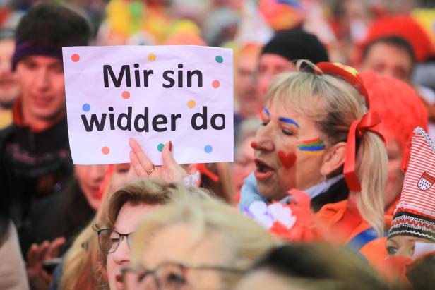 Mehr als 50.000 Neuinfektionen zum Trotz: Köln startet in den Karneval