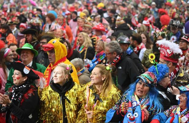 Mehr als 50.000 Neuinfektionen zum Trotz: Köln startet in den Karneval