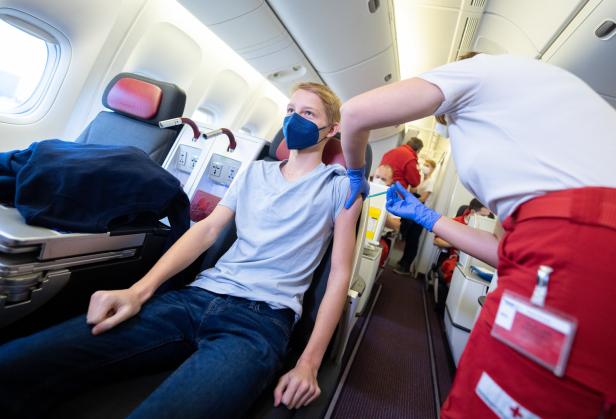 200 Personen haben sich in Boeing 777 in Wien impfen lassen