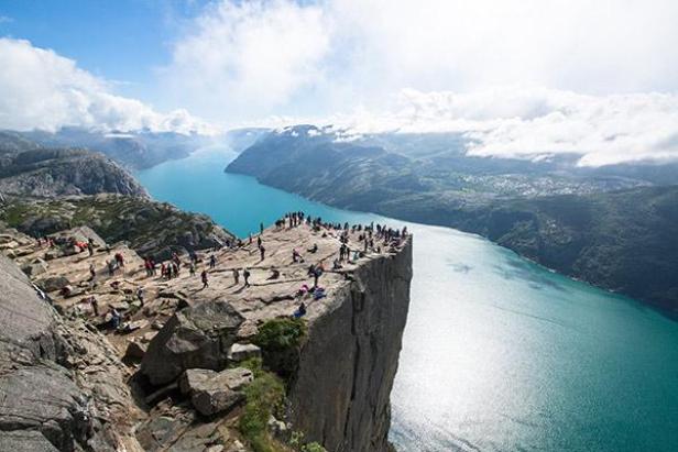 Preikestolen-GettyImages Preikestolen-GettyImages