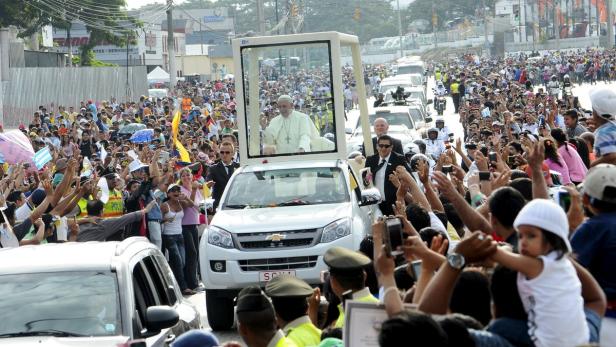 Das Papamobil im Wandel der Zeit