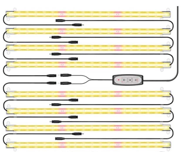 Mehrere LED-Wachstumslampen sind parallel angeordnet und mit einem Controller verbunden.