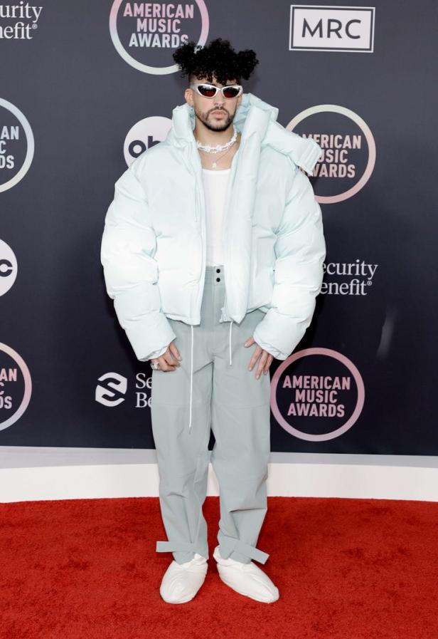 Die aufregendsten Outfits der American Music Awards 2021