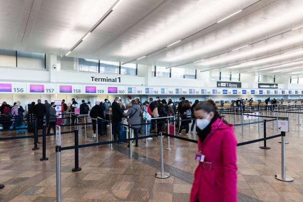 "Geschäft völlig kaputt": Lockdown-Stimmung am Flughafen Wien