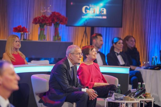 Trotz Lockdown: Dichte Reihen bei der 2-G-Plus-Gala im ORF