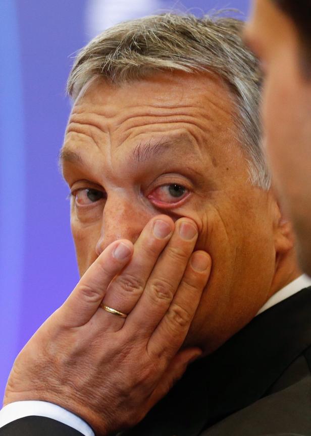 Müde Gesichter nach langen Verhandlungen: Viktor Orban EU-Gipfel: Flüchtlingszentren ab November