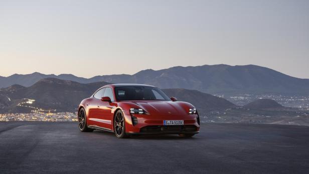 Porsche Taycan GTS: Fünf Runden auf der Rennstrecke Willow Springs