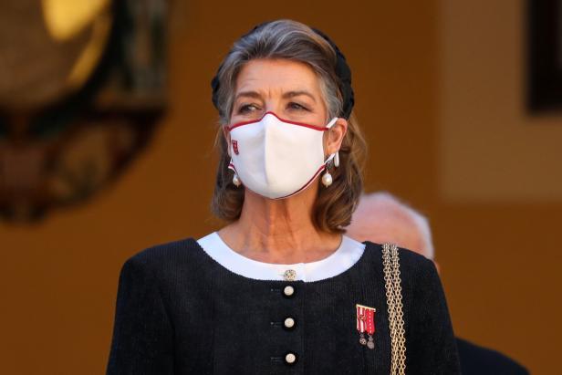 Caroline von Monaco am Nationalfeiertag mit Mund-Nasen-Schutz