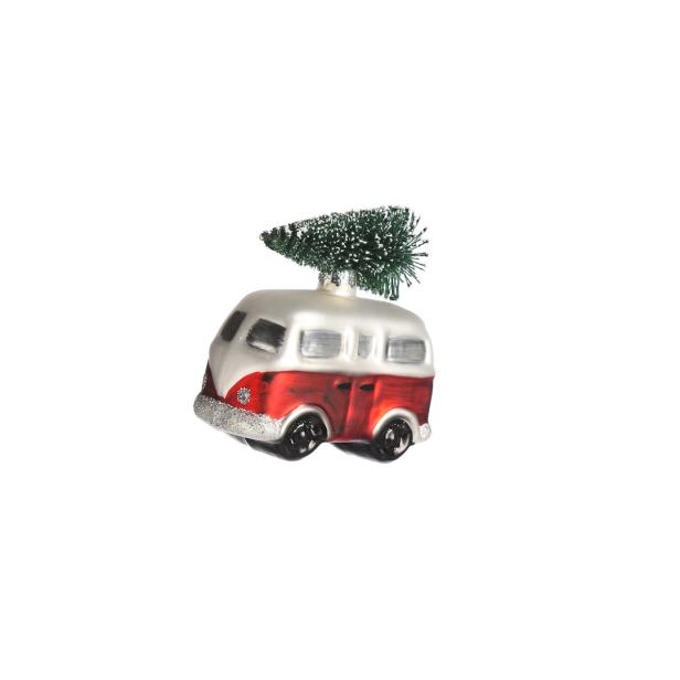 Ein roter und weißer VW-Bus-Weihnachtsbaumschmuck mit einem kleinen Weihnachtsbaum auf dem Dach.