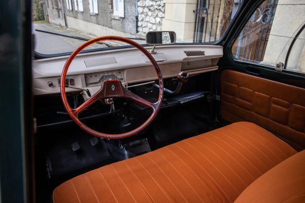 Zeitreise in die 60er: Mit dem Renault R4 Parisienne