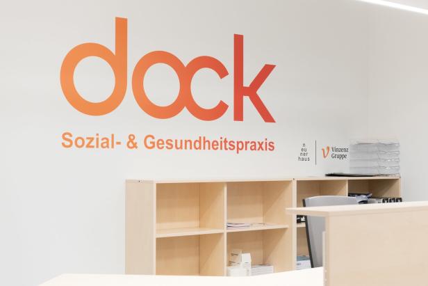 Ein Empfangsbereich der Sozial- & Gesundheitspraxis „dock“ der Vinzenz Gruppe.