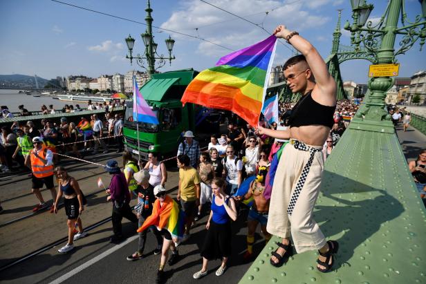 Warum Orbán auf Abstimmung über umstrittenes LGBTQ-Gesetz drängt
