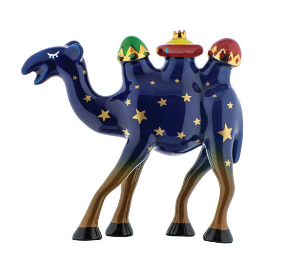 Eine blaue Kamel-Figur mit goldenen Sternen und bunten Verzierungen auf dem Rücken.