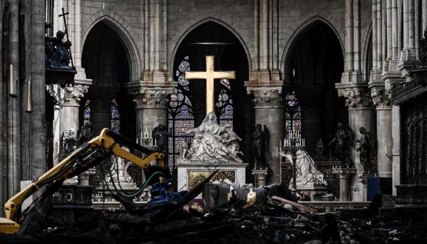 Kritik an Wiederaufbau: "Notre-Dame darf nicht Disneyland werden"