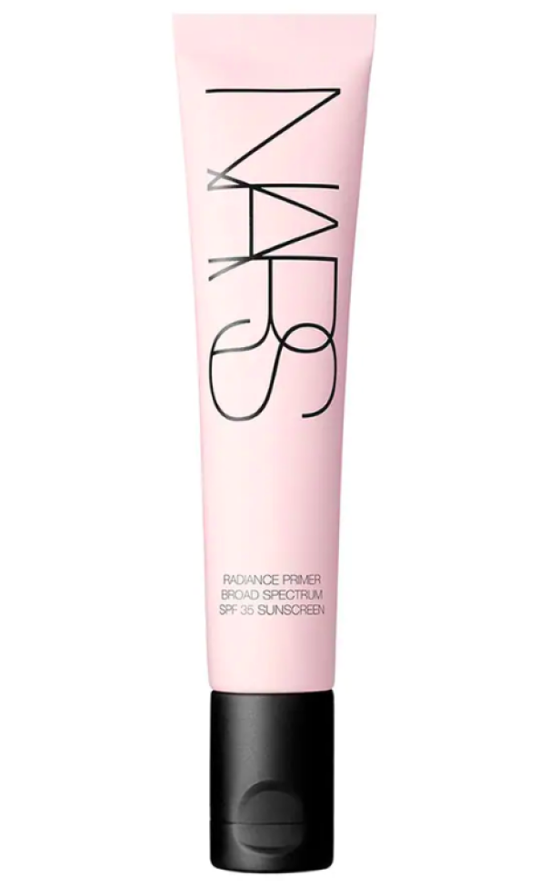 Eine Tube NARS Radiance Primer mit Lichtschutzfaktor 35.