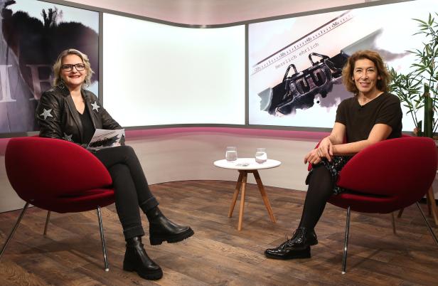 Tatort-Star Adele Neuhauser über Selbstzweifel, Selbstliebe und Silvester