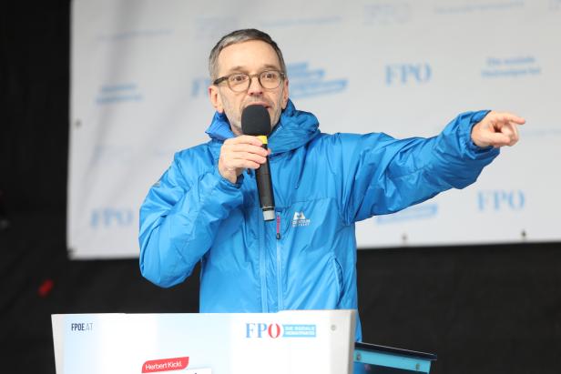 FPÖ-Chef Kickl bei einer Demonstration gegen Corona-Maßnahmen