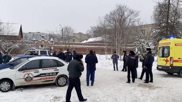 Jugendlicher zündet Bombe in russischer Klosterschule