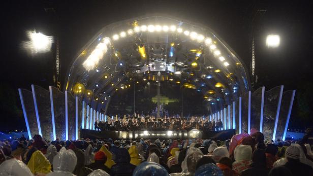 Konzert der 1000 Regenschirme