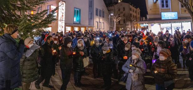 Amstetten: Lichtermeer für Vernunft und Solidarität