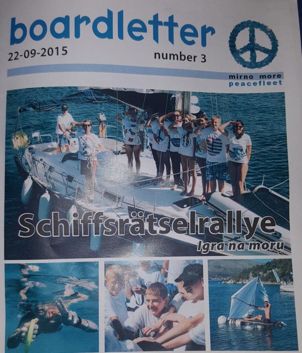 Das Cover des „Boardletter“ Nr. 3 zeigt eine Gruppe Menschen auf einem Segelboot und andere maritime Aktivitäten.