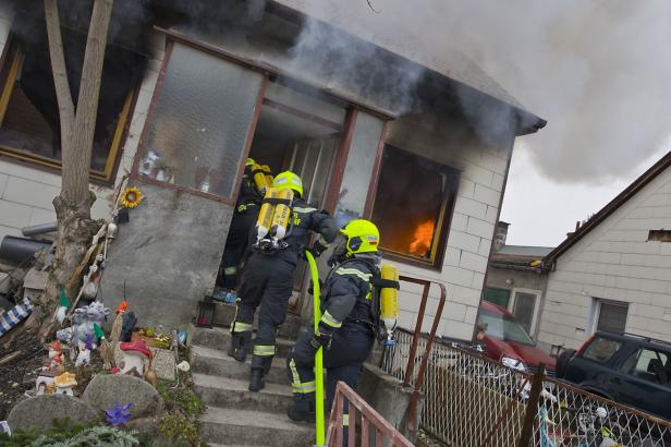 Familie rettete sich im Pyjama vor Wohnhausbrand