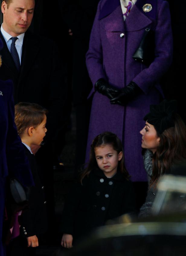 Prinz William, Prinz George, Prinzessin Charlotte und Prinzessin Kate bei einer Veranstaltung.
