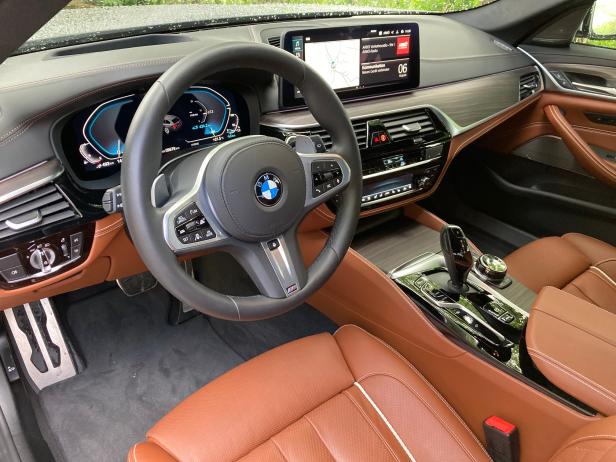 BMW 530e xDrive Touring: Willkommen in der Ladezone