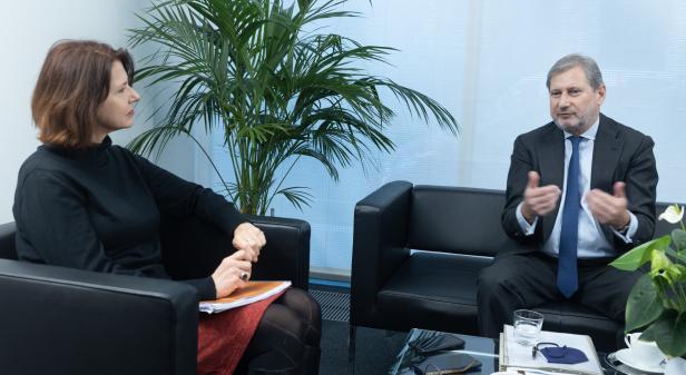EU-Kommissar Hahn: "Man muss ja kein Jubel-Europäer sein"