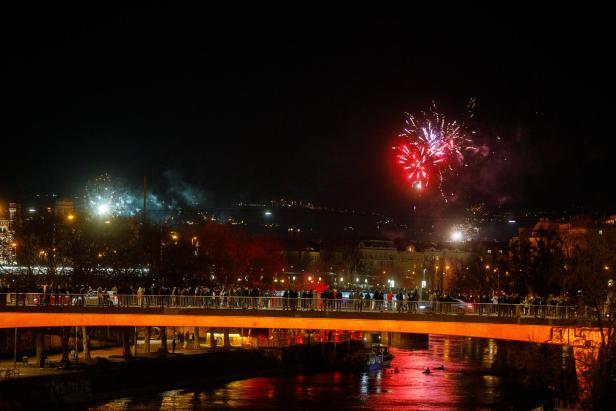 Silvesternacht in Österreich: Ein Toter durch Feuerwerk in NÖ, friedliche Feiern in Wiener Innenstadt