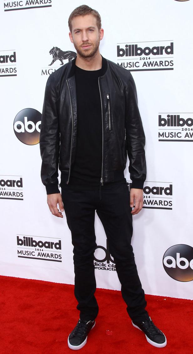 Calvin Harris auf dem roten Teppich der Billboard Music Awards 2014.