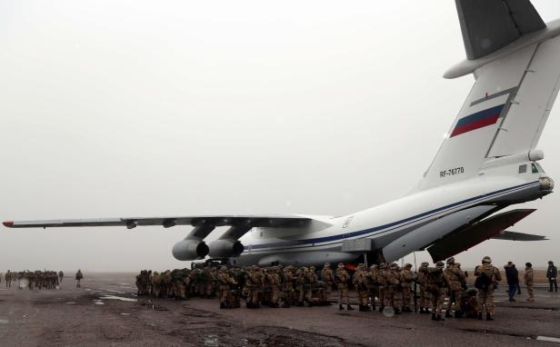 Kyrgyz military dispatched to Kazakhstan at Kant airbase 