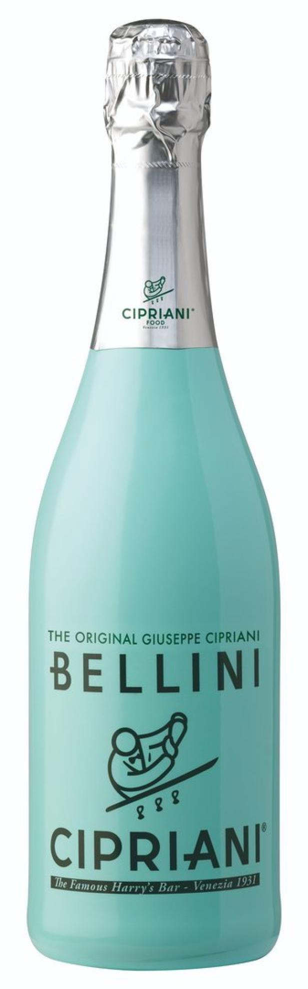 Eine hellblaue Flasche Bellini von Cipriani, dem berühmten Harry's Bar in Venedig.