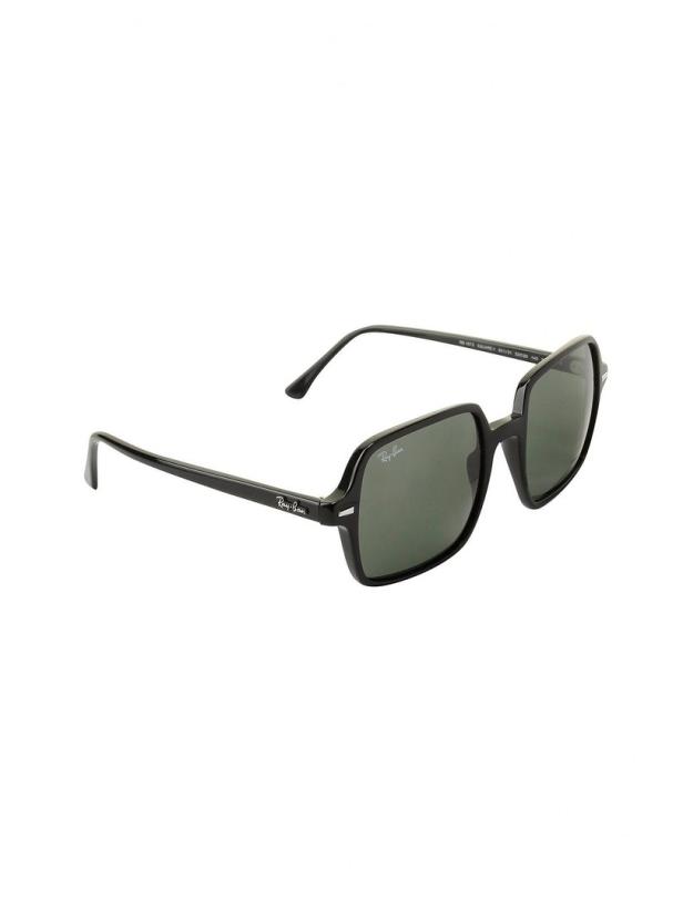 Eine schwarze Ray-Ban Sonnenbrille mit quadratischen Gläsern.