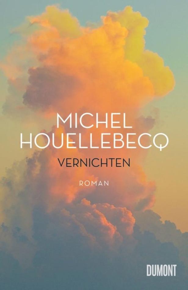 Das Buch „Vernichten“ von Michel Houellebecq vor einem orangefarbenen Wolkenhimmel.