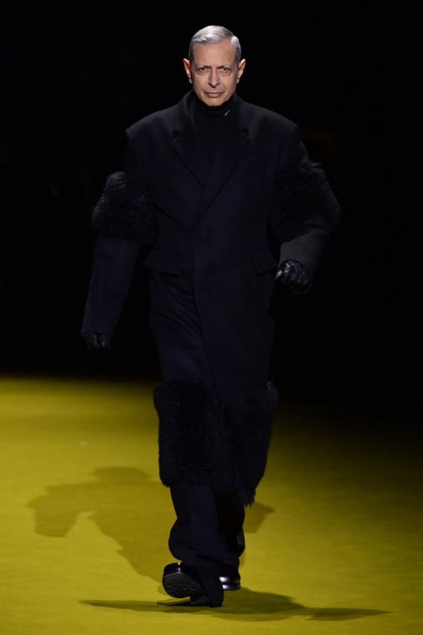 Fashion Week: "Jurassic Park"-Star Goldblum überrascht als Prada-Model
