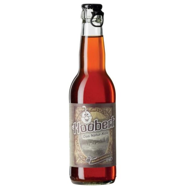 Eine Flasche Hoobert Natur-Cola mit einem Etikett im Vintage-Stil.