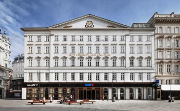 Die Fassade der „Erste Österreichische Spar-Casse“ in Wien.
