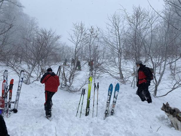 Tödliches Lawinenunglück: Snowboarder unter Schneemassen begraben