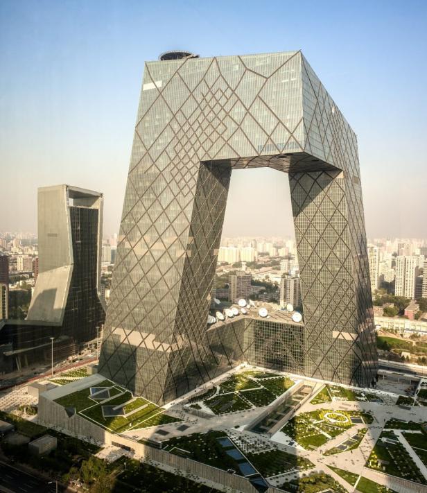 Das CCTV-Hauptquartier, ein markantes Gebäude in Peking, China.